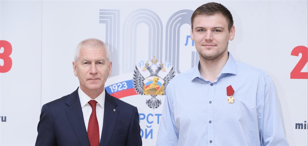 Илья Карпенков награжден медалью ордена «За заслуги перед Отечеством» I степени