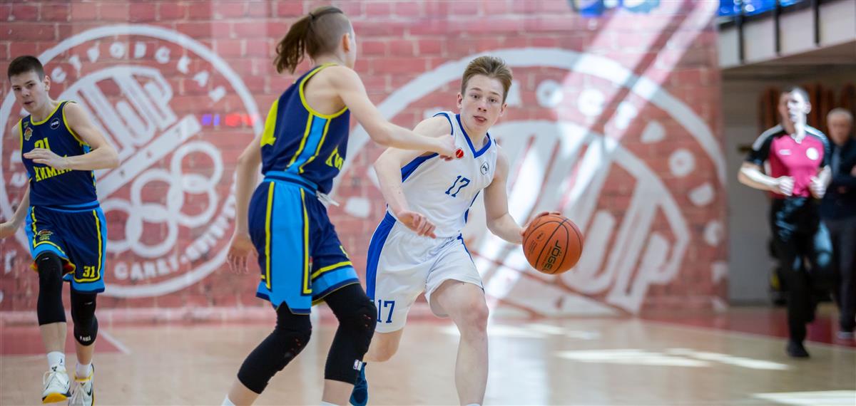 В первый день без сюрпризов, у Минеева – три рекорда на старте