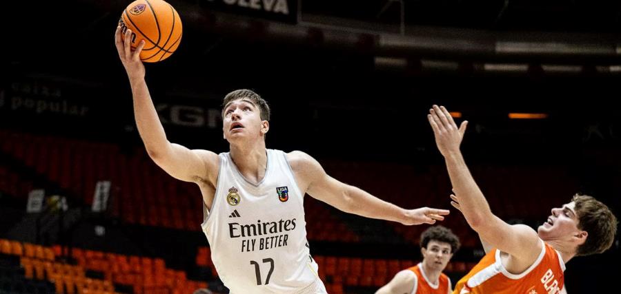 Егор Амосов: 42 очка в матче и лидерство в споре снайперов Лиги U!