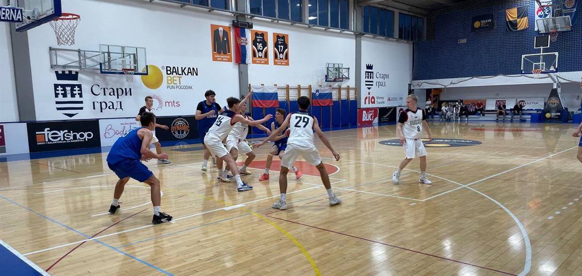 Юниоры U18 уступили резервной сборной Словении